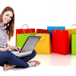 Donne e shopping online: acquistano più degli uomini